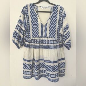Blue white embroidered beach cover up w 3/4 sleeves